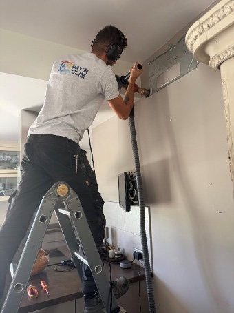 Bastien, fondateur de MAY'R CLIM, technicien climatisation